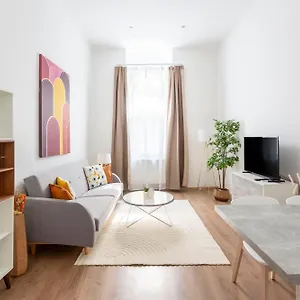 cozy-pleasant-homes-in-the-heart-of-budapest.inbudapesthotels.com/